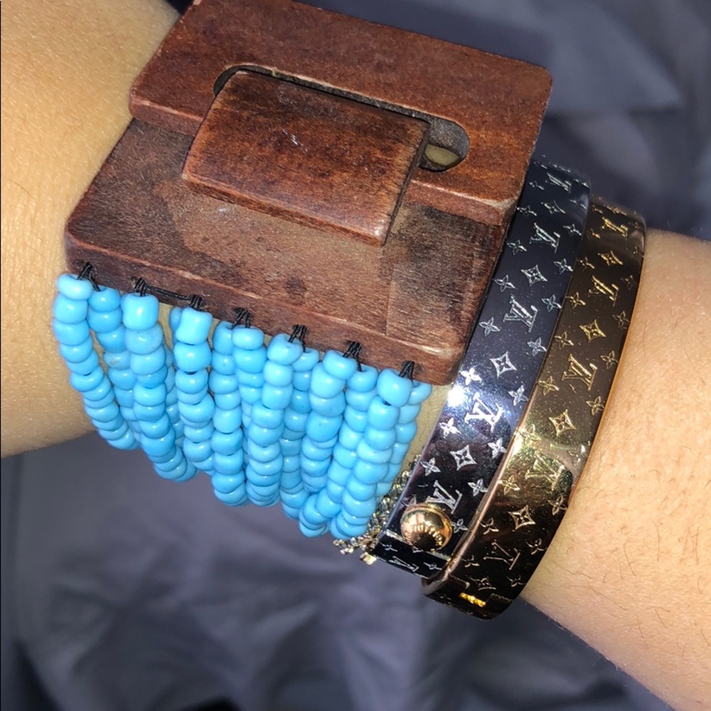 Blue beaded bundle bracelet.